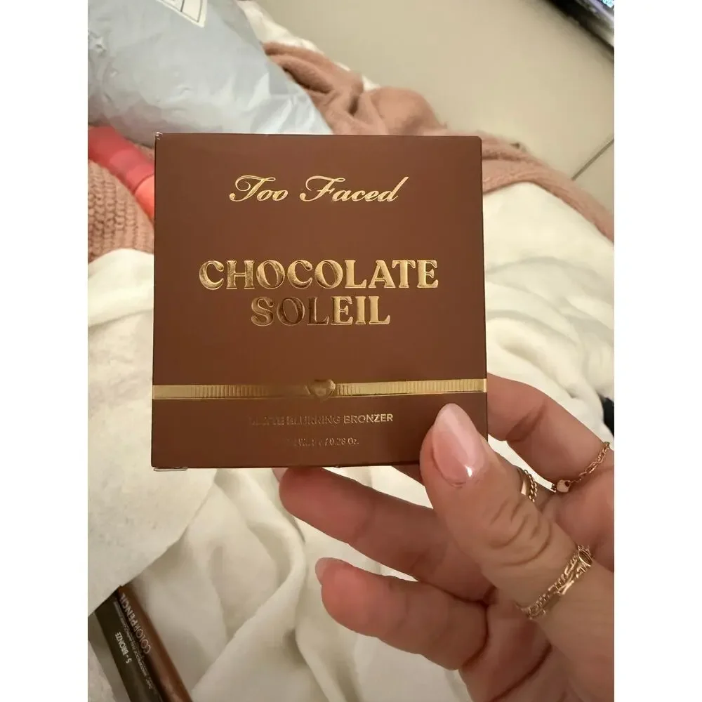 Too Faced Chocolate Matte Bronzer - Warm Brown with Gold Case